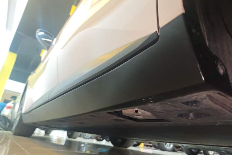 Used XPeng MONA M03 2024 620 with Ultra-Long Range Left Side Sill