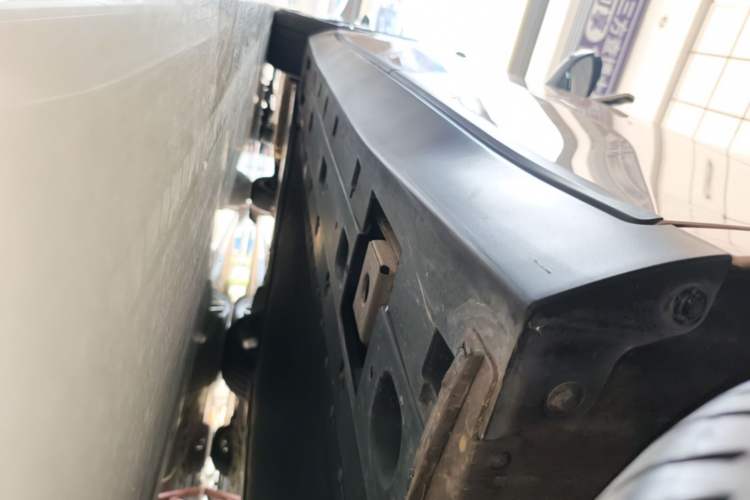 Used XPeng MONA M03 2024 620 with Ultra-Long Range Left Side Sill