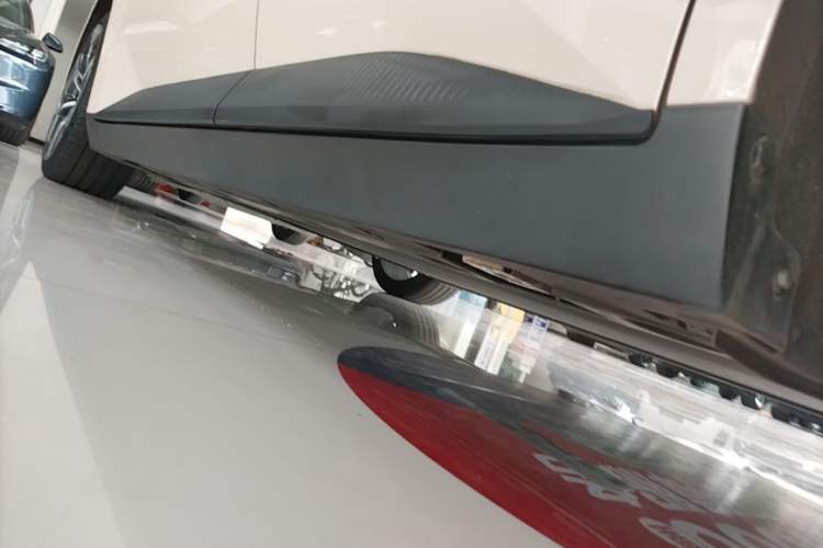 Used XPeng MONA M03 2024 620 with Ultra-Long Range Left Side Sill