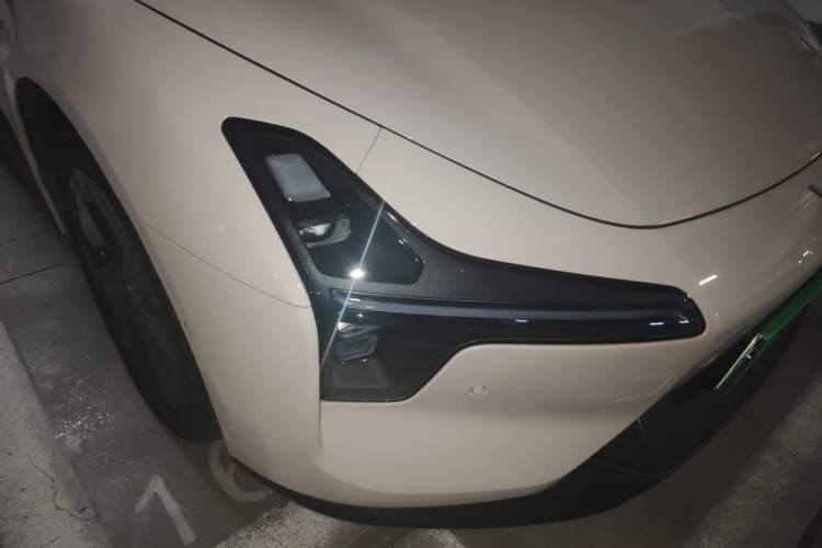 Used XPeng MONA M03 2024 620 with Ultra-Long Range Right Front Headlight