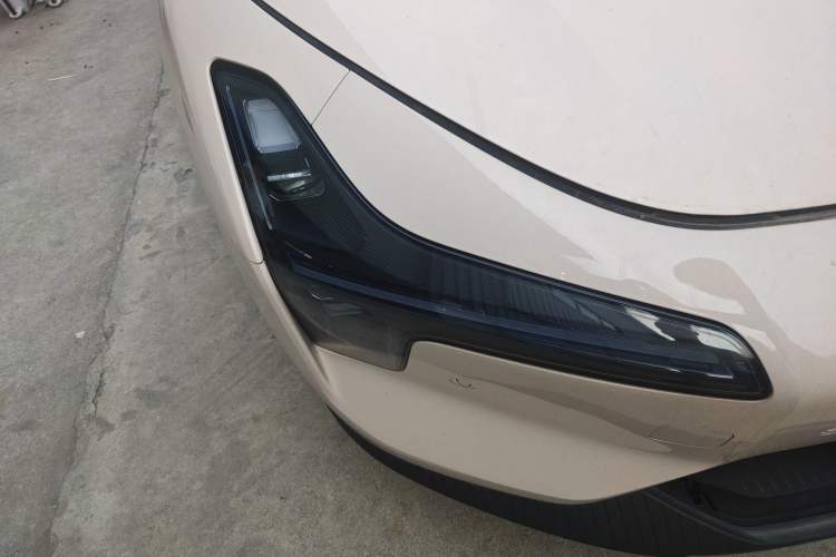 Used XPeng MONA M03 2024 620 with Ultra-Long Range Right Front Headlight