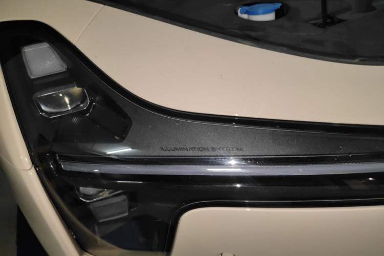Used XPeng MONA M03 2024 620 with Ultra-Long Range Right Front Headlight