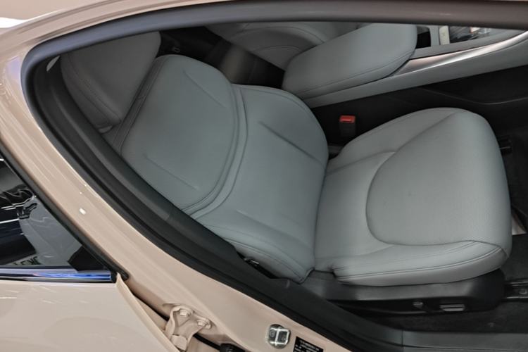 Used XPeng MONA M03 2024 620 with Ultra-Long Range Right Front Seat