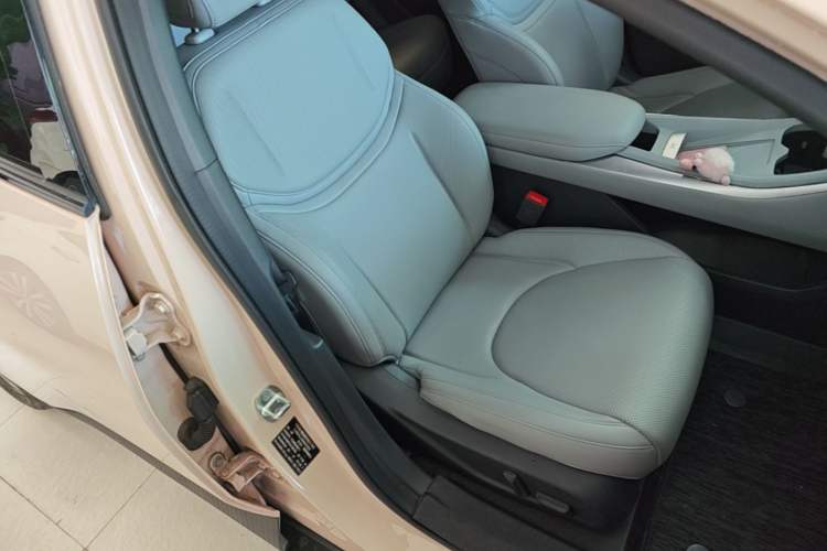 Used XPeng MONA M03 2024 620 with Ultra-Long Range Right Front Seat