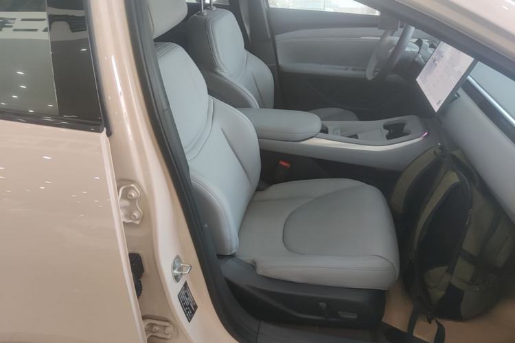 Used XPeng MONA M03 2024 620 with Ultra-Long Range Right Front Seat