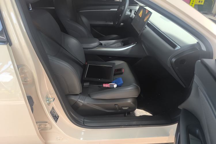 Used XPeng MONA M03 2024 620 with Ultra-Long Range Right Front Seat