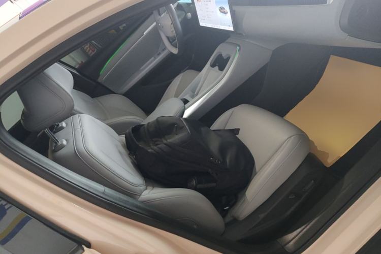 Used XPeng MONA M03 2024 620 with Ultra-Long Range Right Front Seat