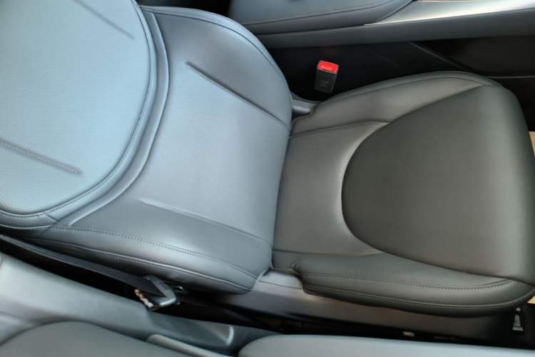 Used XPeng MONA M03 2024 620 with Ultra-Long Range Right Front Seat