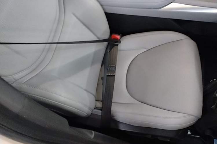 Used XPeng MONA M03 2024 620 with Ultra-Long Range Right Front Seat