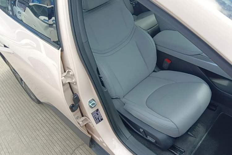 Used XPeng MONA M03 2024 620 with Ultra-Long Range Right Front Seat