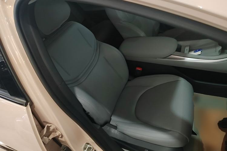 Used XPeng MONA M03 2024 620 with Ultra-Long Range Right Front Seat