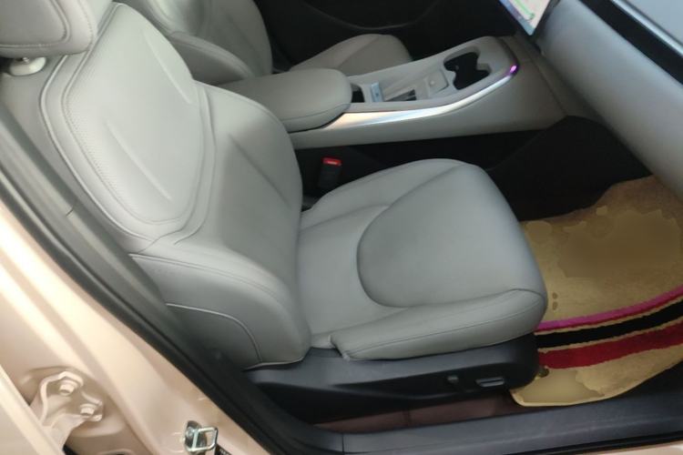 Used XPeng MONA M03 2024 620 with Ultra-Long Range Right Front Seat