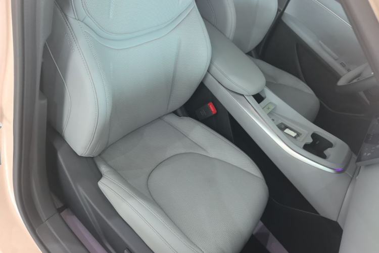 Used XPeng MONA M03 2024 620 with Ultra-Long Range Right Front Seat