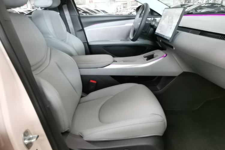 Used XPeng MONA M03 2024 620 with Ultra-Long Range Right Front Seat
