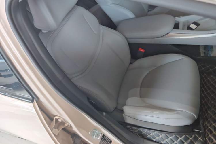 Used XPeng MONA M03 2024 620 with Ultra-Long Range Right Front Seat