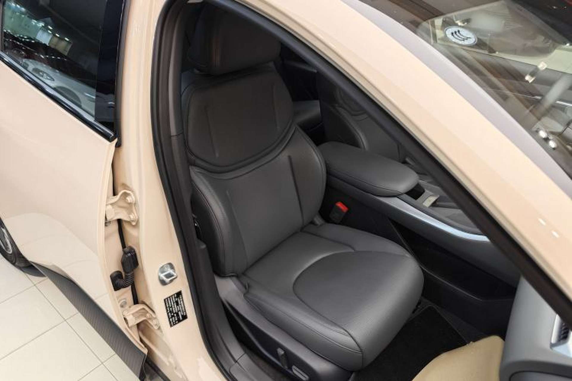 Used XPeng MONA M03 2024 620 with Ultra-Long Range Right Front Seat