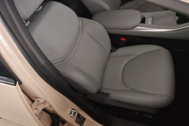 Used XPeng MONA M03 2024 620 with Ultra-Long Range Right Front Seat