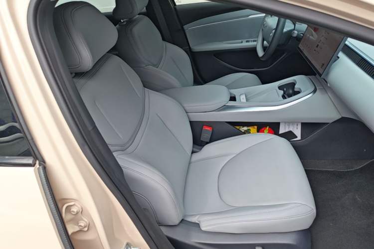 Used XPeng MONA M03 2024 515 Long-Range Right Front Seat