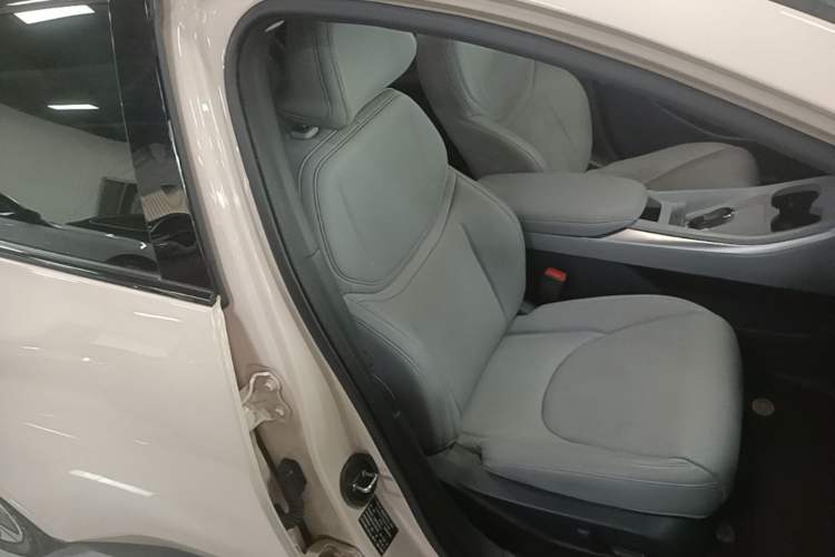 Used XPeng MONA M03 2024 620 with Ultra-Long Range Right Front Seat