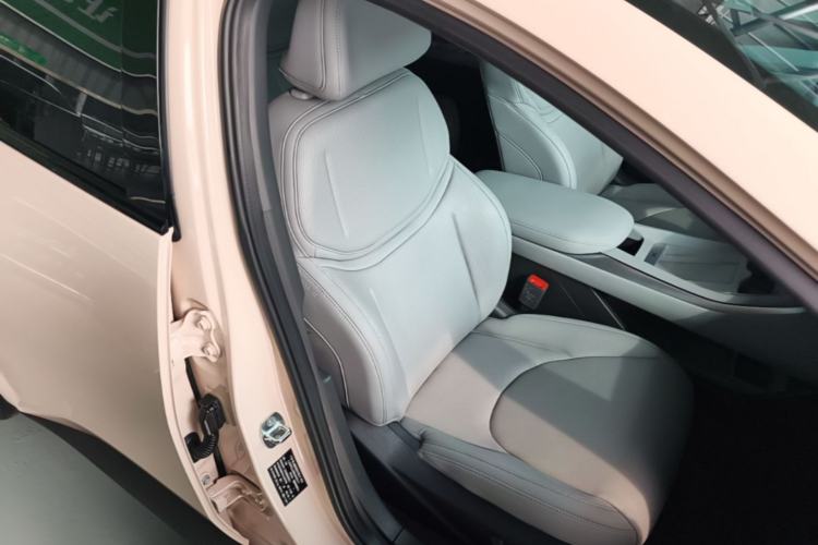 Used XPeng MONA M03 2024 620 with Ultra-Long Range Right Front Seat
