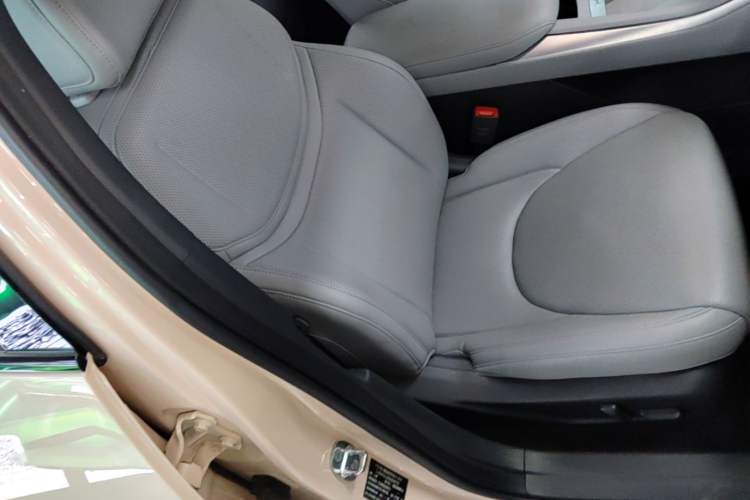 Used XPeng MONA M03 2024 620 with Ultra-Long Range Right Front Seat