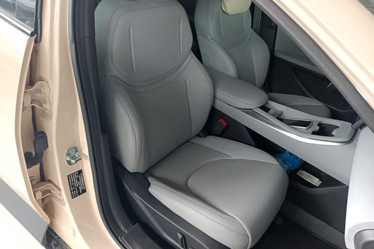 Used XPeng MONA M03 2024 620 with Ultra-Long Range Right Front Seat