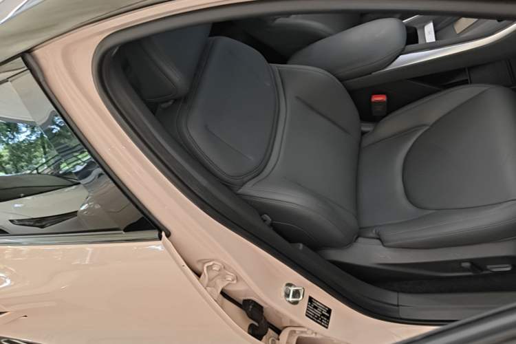 Used XPeng MONA M03 2024 620 with Ultra-Long Range Right Front Seat