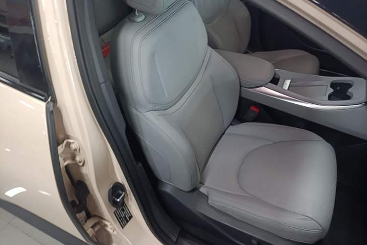 Used XPeng MONA M03 2024 620 with Ultra-Long Range Right Front Seat