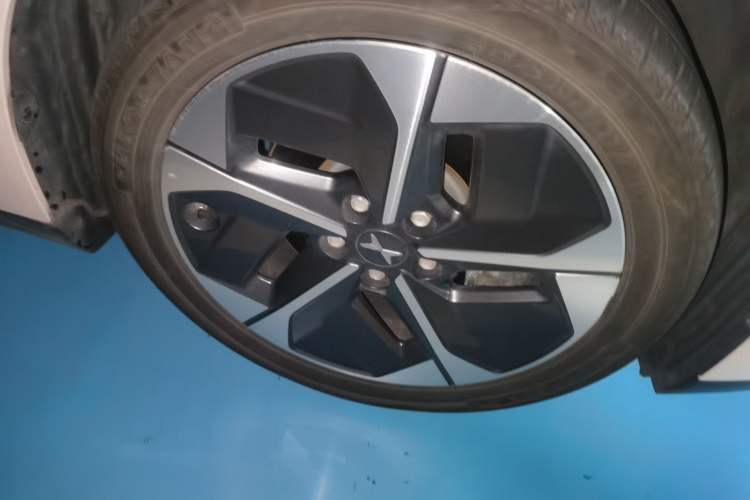 Used XPeng MONA M03 2024 620 with Ultra-Long Range Right Front Wheel Hub