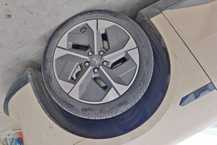 Used XPeng MONA M03 2024 620 with Ultra-Long Range Right Front Wheel Hub