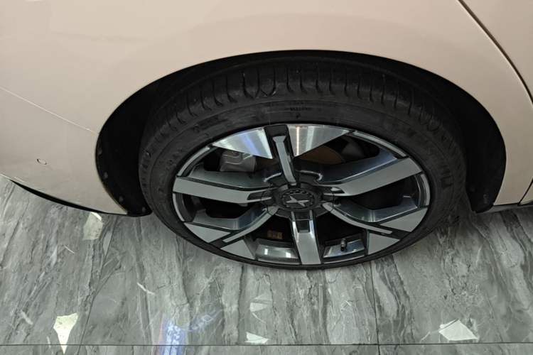 Used XPeng MONA M03 2024 620 with Ultra-Long Range Right Rear Wheel Hub
