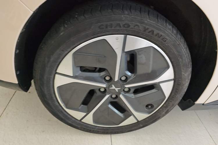 Used XPeng MONA M03 2024 620 with Ultra-Long Range Right Rear Wheel Hub