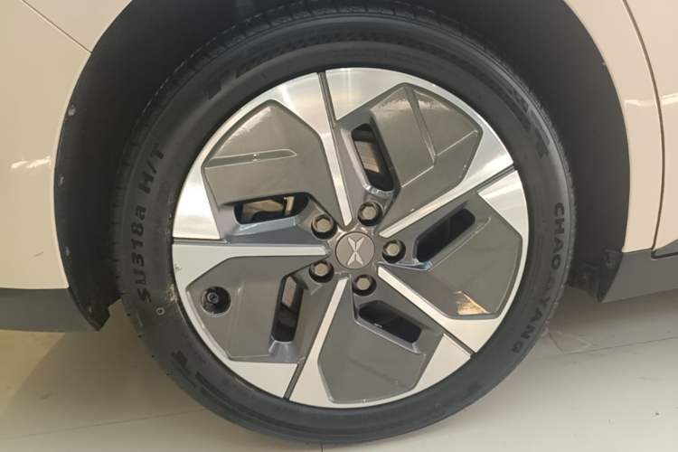 Used XPeng MONA M03 2024 620 with Ultra-Long Range Right Rear Wheel Hub