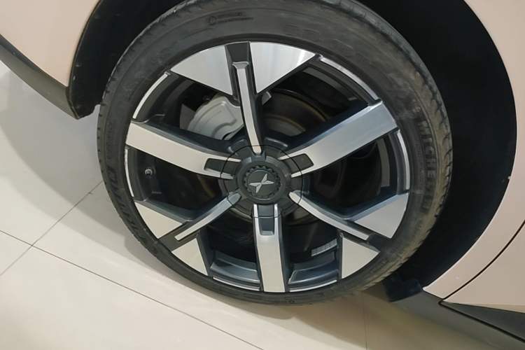 Used XPeng MONA M03 2024 620 with Ultra-Long Range Right Rear Wheel Hub