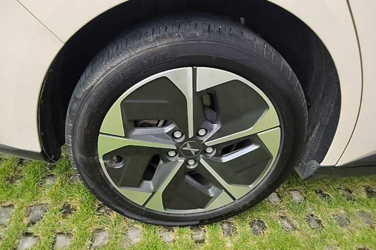 Used XPeng MONA M03 2024 620 with Ultra-Long Range Right Rear Wheel Hub