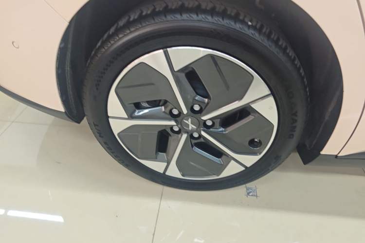 Used XPeng MONA M03 2024 620 with Ultra-Long Range Right Rear Wheel Hub