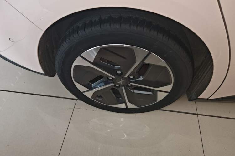 Used XPeng MONA M03 2024 620 with Ultra-Long Range Right Rear Wheel Hub