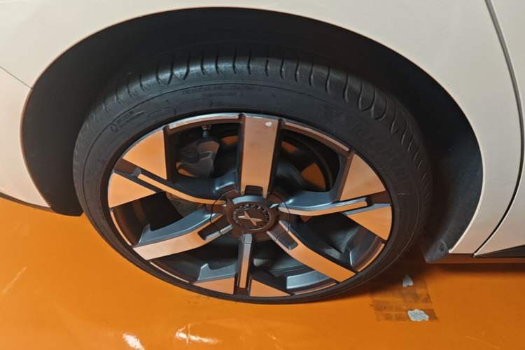 Used XPeng MONA M03 2024 620 with Ultra-Long Range Right Rear Wheel Hub