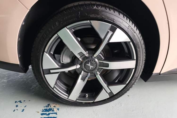 Used XPeng MONA M03 2024 620 with Ultra-Long Range Right Rear Wheel Hub