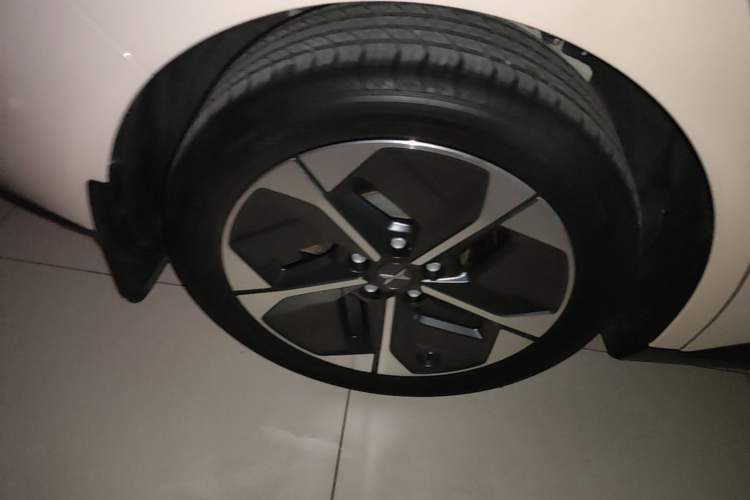 Used XPeng MONA M03 2024 515 Long-Range Right Rear Wheel Hub