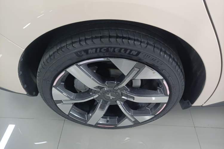 Used XPeng MONA M03 2024 620 with Ultra-Long Range Right Rear Wheel Hub