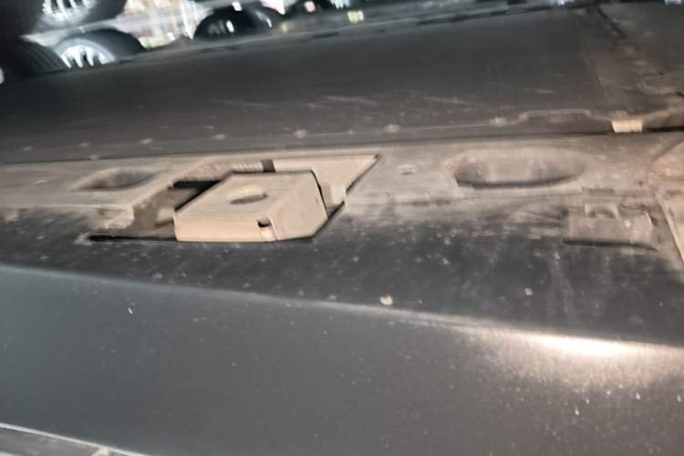Used XPeng MONA M03 2024 620 with Ultra-Long Range Right Side Sill