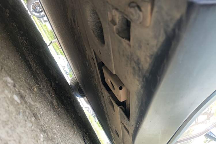 Used XPeng MONA M03 2024 620 with Ultra-Long Range Right Side Sill