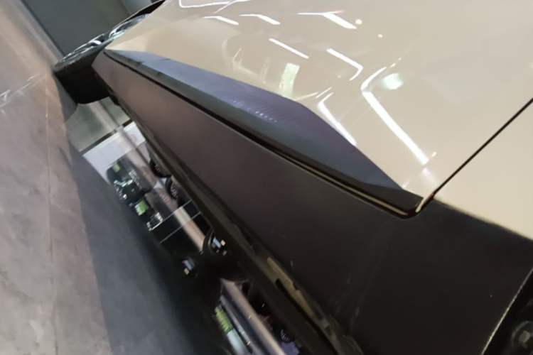 Used XPeng MONA M03 2024 620 with Ultra-Long Range Right Side Sill