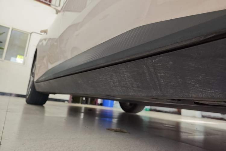 Used XPeng MONA M03 2024 620 with Ultra-Long Range Right Side Sill