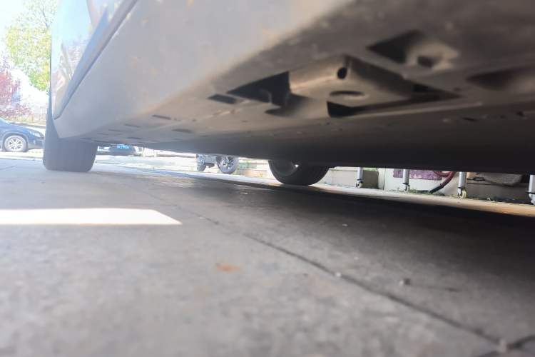 Used XPeng MONA M03 2024 620 with Ultra-Long Range Right Side Sill