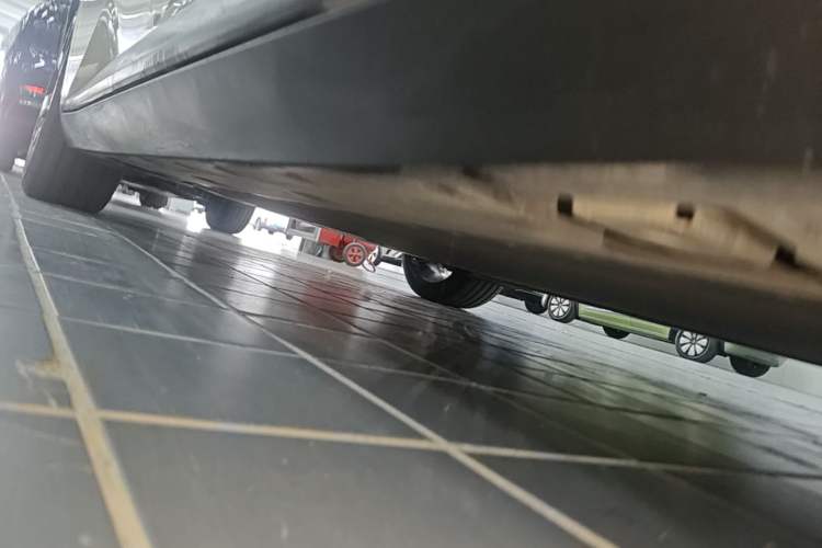 Used XPeng MONA M03 2024 620 with Ultra-Long Range Right Side Sill
