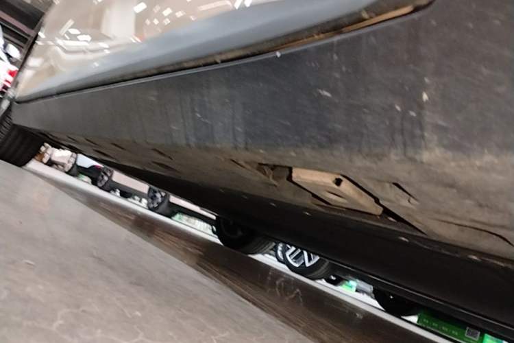 Used XPeng MONA M03 2024 620 with Ultra-Long Range Right Side Sill