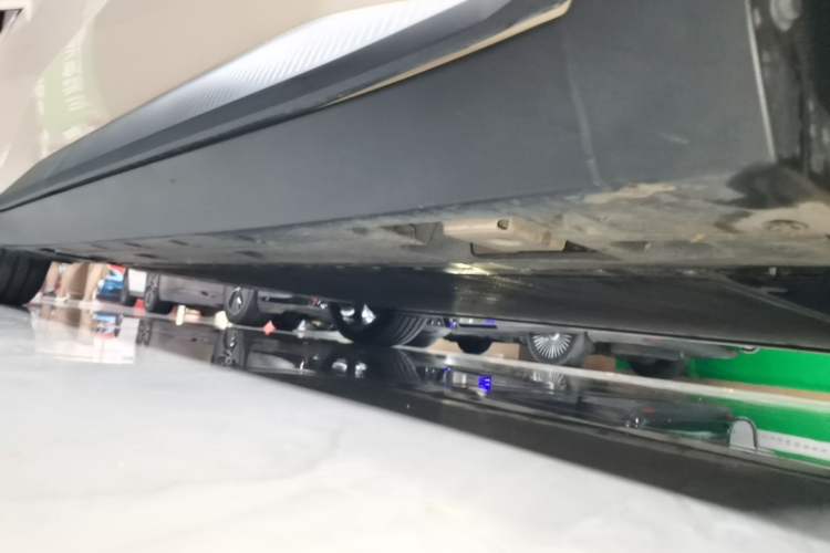 Used XPeng MONA M03 2024 620 with Ultra-Long Range Right Side Sill