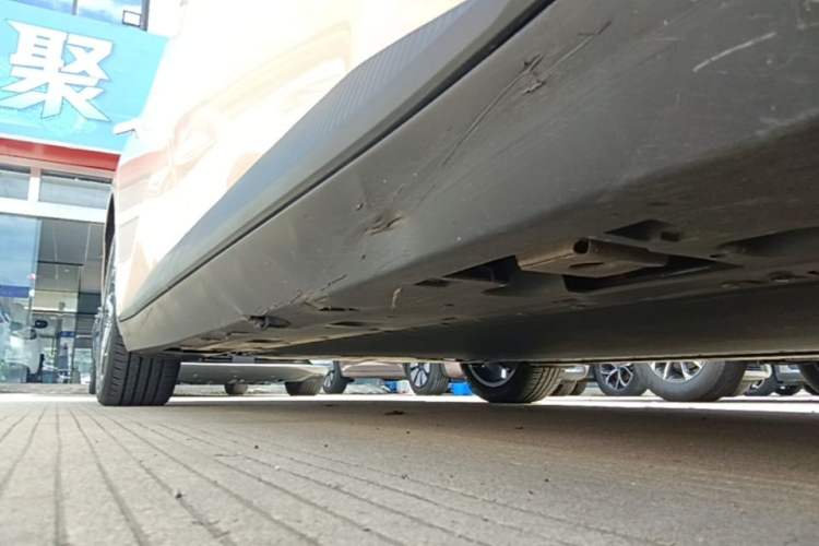 Used XPeng MONA M03 2024 620 with Ultra-Long Range Right Side Sill